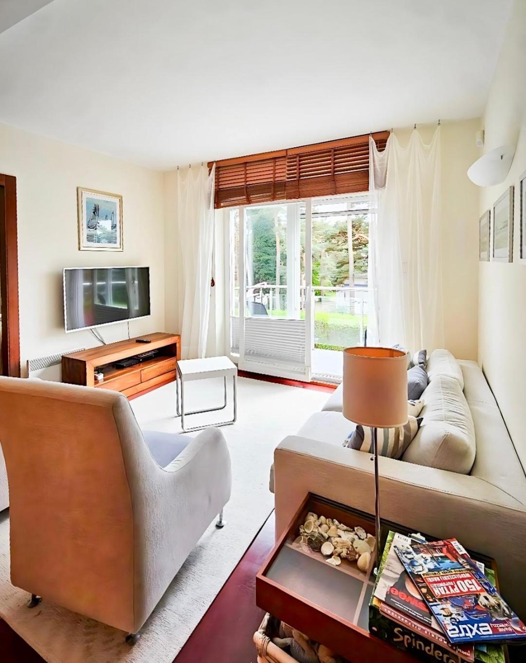 Unit Apartment Deluxe Юрата Екстериор снимка